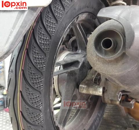 Lốp sau xe PCX thay lốp Maxxis độ bền vượt trội
