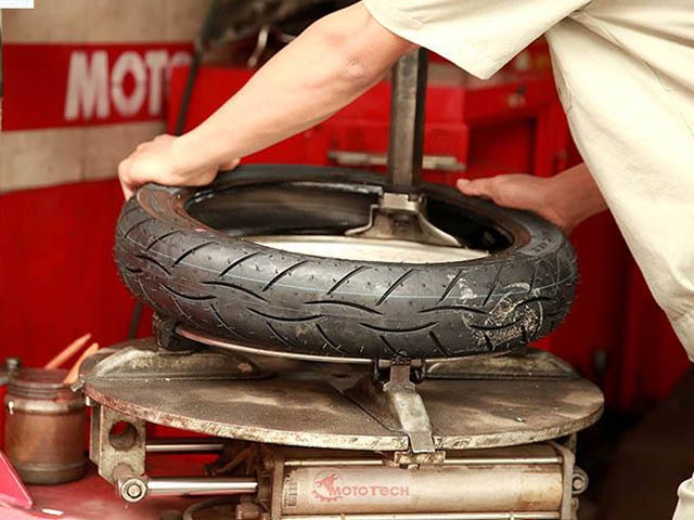 Thay lốp xe đúng thời điểm để đảm bảo an toàn    